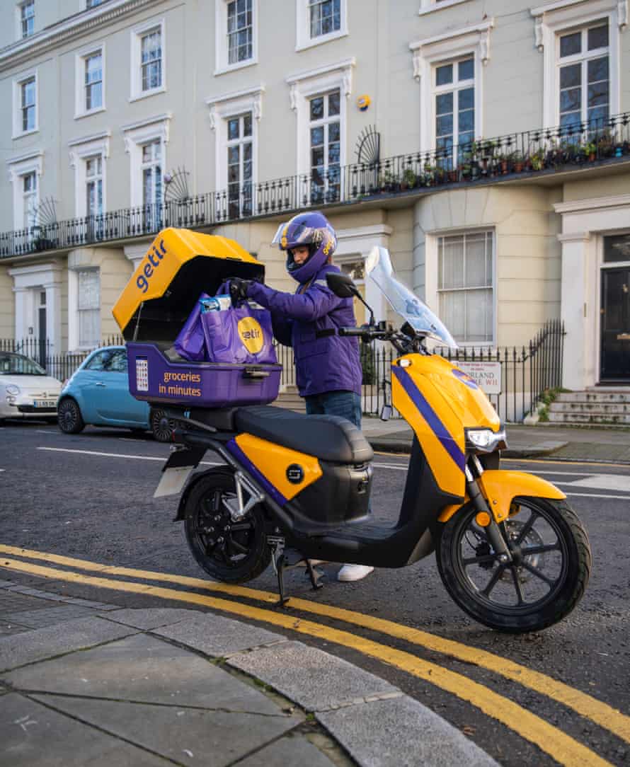 UK fast-track grocery courier Getir.