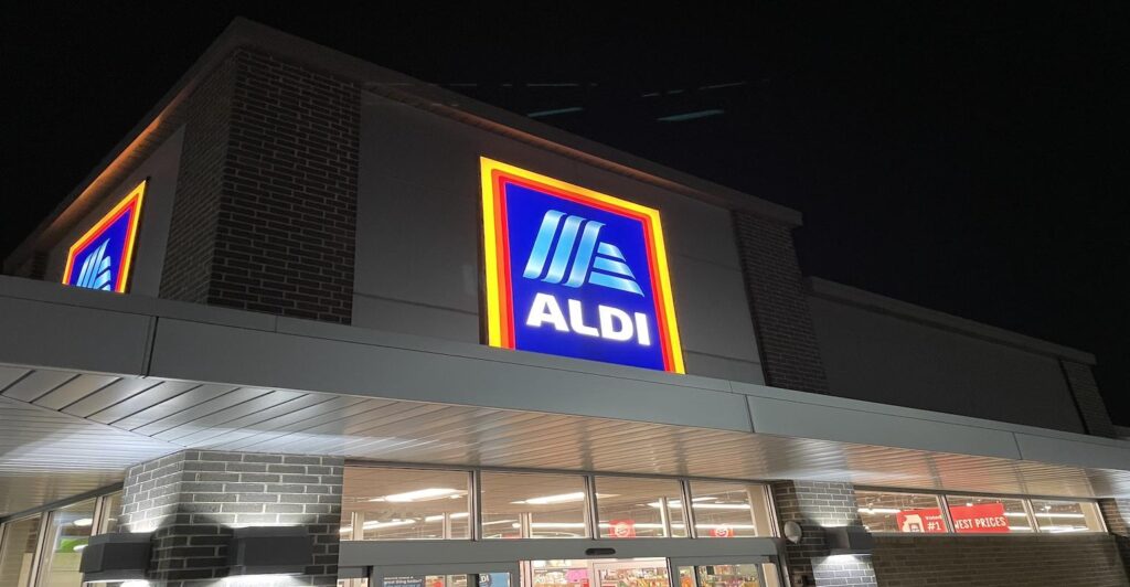 Aldi storefront-1.jpg