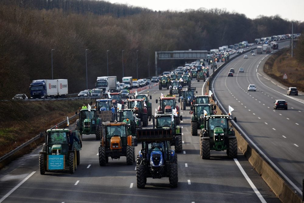 Belgian farmers block roads to Zeebrugge port as French protests spill over