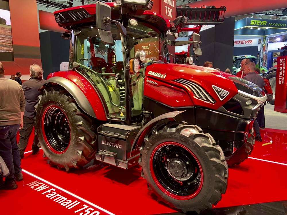 CNH has launched electric utility tractors for Case IH and New Holland. This is the Farmall 75C from Agritechnica.