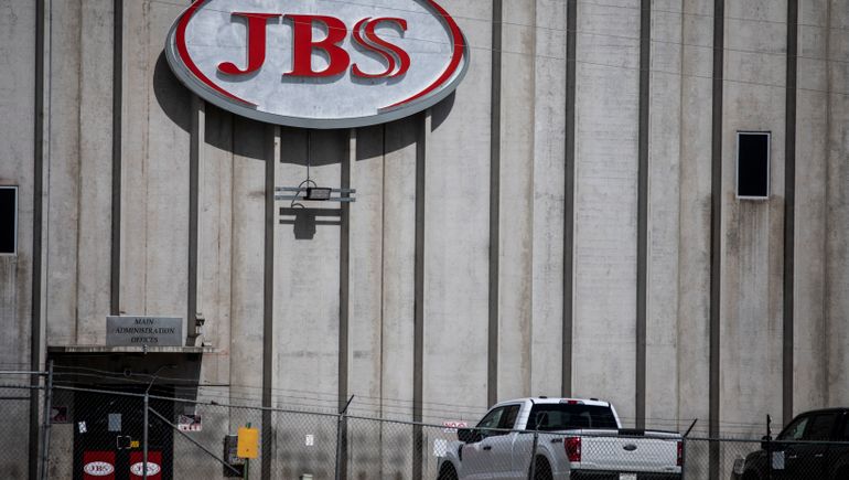 US, UK lawmakers urge SEC to scrutinize JBS listing