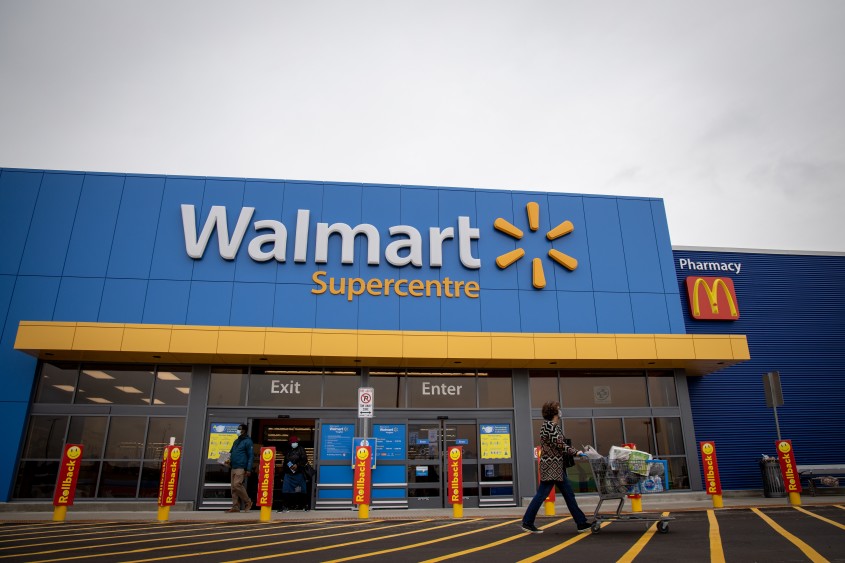 Walmart posts strong fourth quarter, Canada comp sales up 1.8%