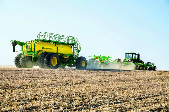 New C Series air carts range from 350 to 850 bushel capacities.