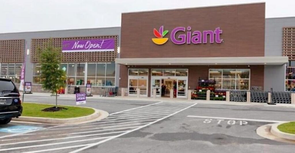 Giant_Landover_store_exterior-copy.jpg