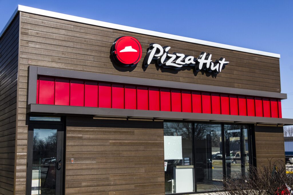 Pizza Hut branches into burgers