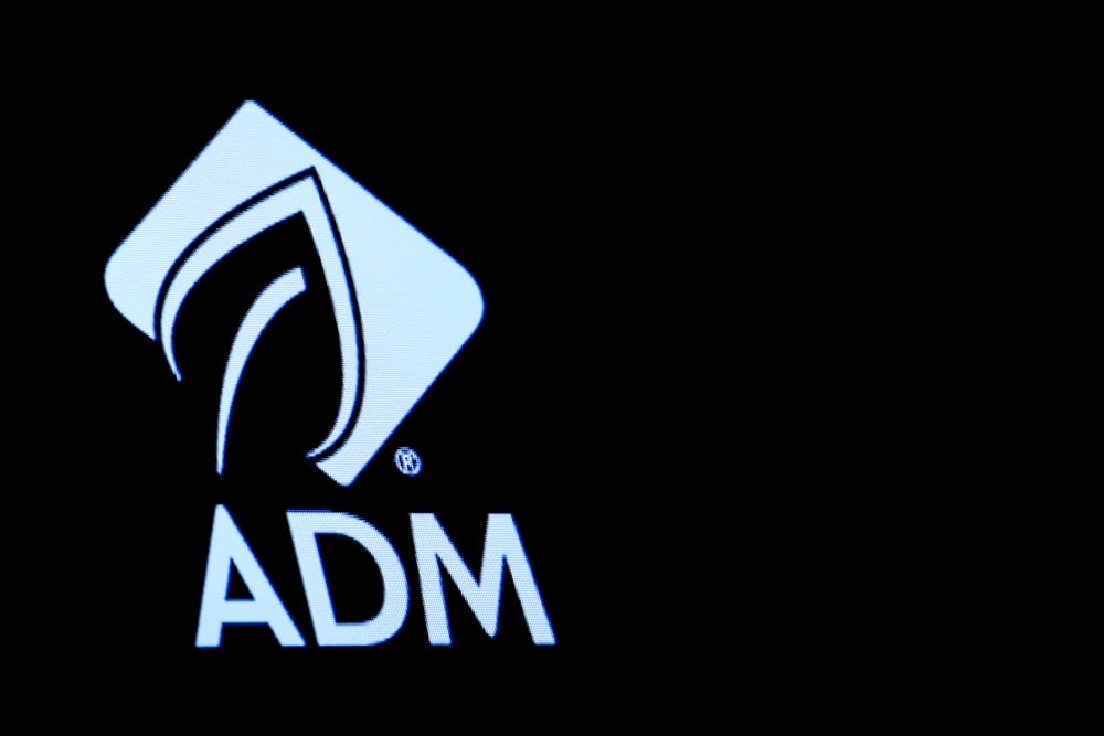 The Archer Daniels Midland Co. (ADM) logo is displayed on a screen on the floor of the New York Stock Exchange (NYSE) in New York, U.S., May 3, 2018.
 Photo: REUTERS/Brendan McDermid
