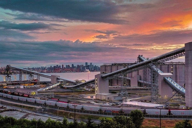 Port of Vancouver grain workers walk off the job