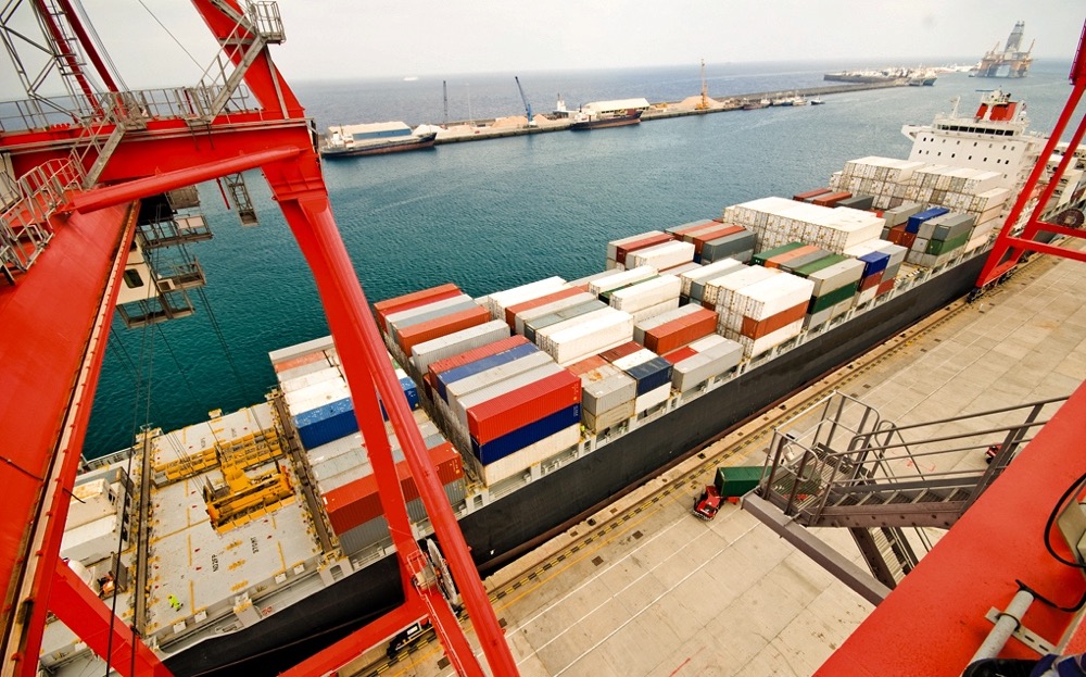 Canada recorded a bigger-than-expected trade deficit of C$1.1 billion in August, its sixth consecutive monthly shortfall, as imports rose while exports declined, Statistics Canada data showed on Tuesday. Photo: Thinkstock
