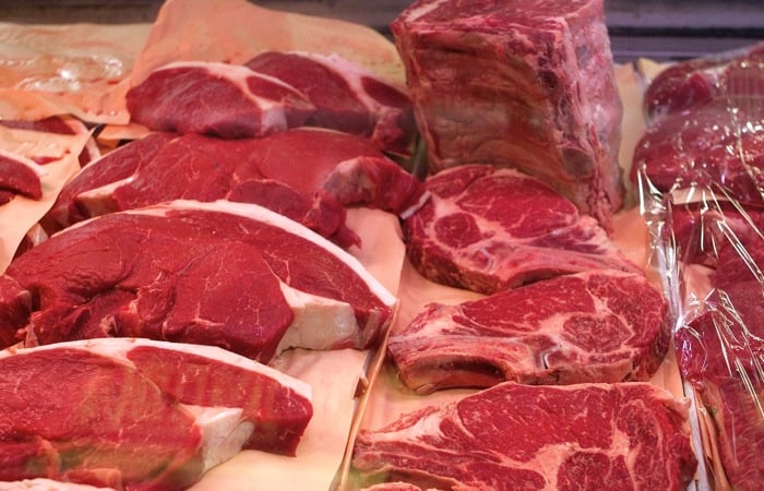 China investigates beef imports as oversupply squeezes prices