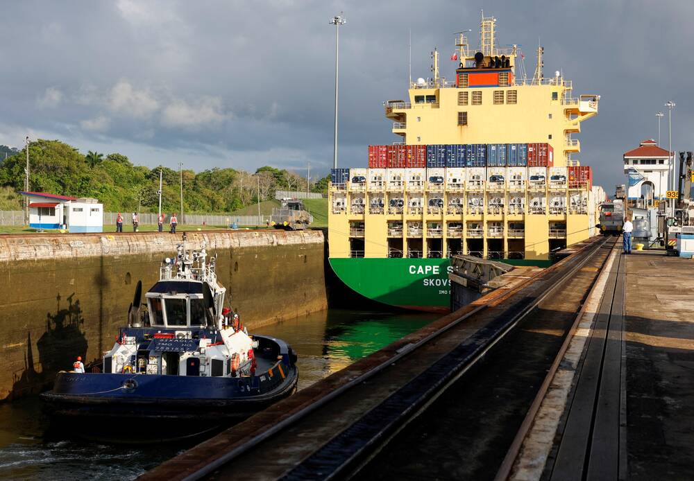 Trump suggests U.S. should retake control of Panama Canal