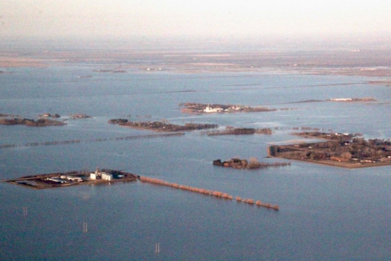 An aerial file photo of flooding in the Red River Valley near Rosenort, Man. in May 2022. (Manitoba Co-operator photo by Allan Dawson)
