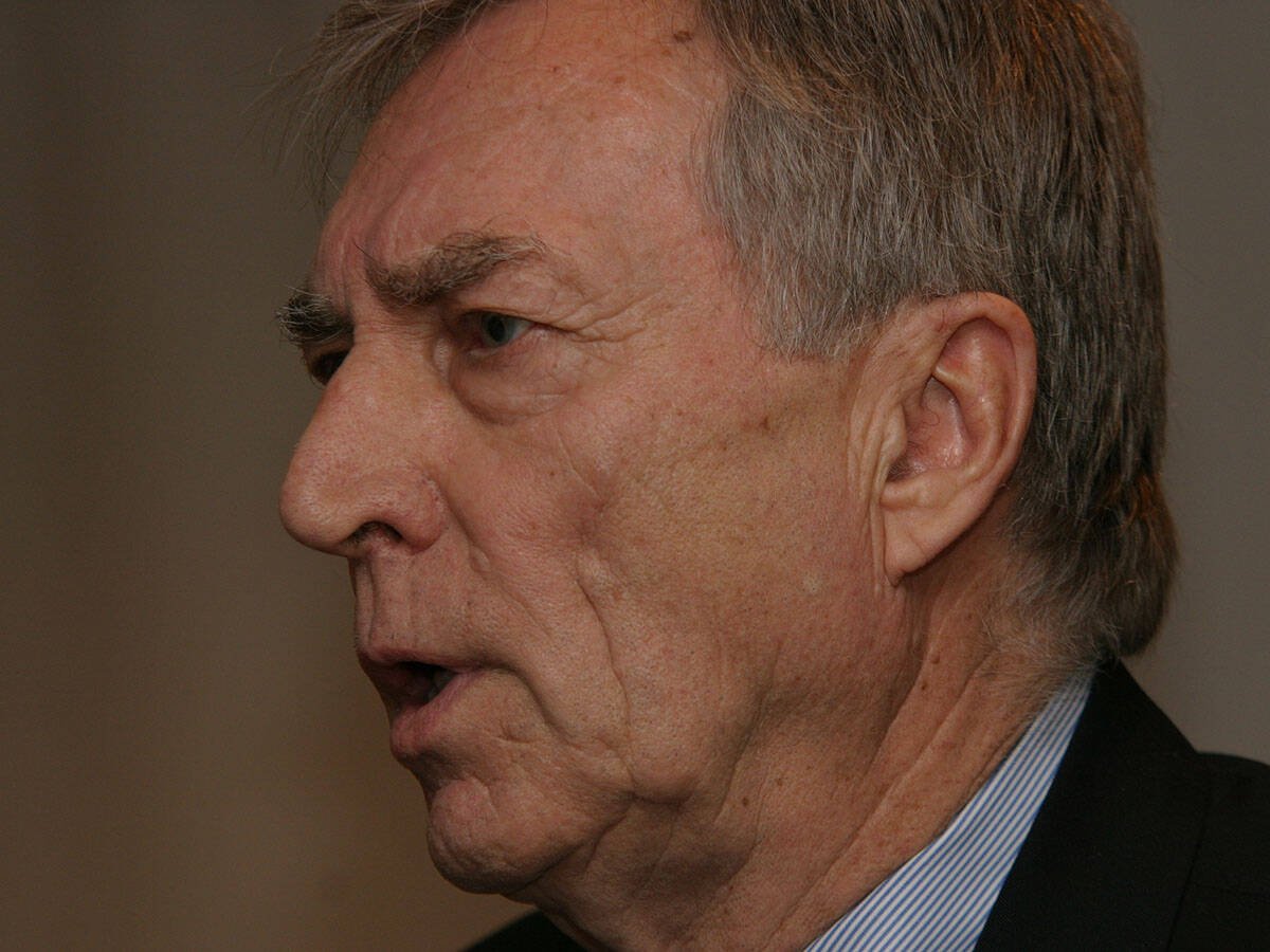 Charlie Mayer passed away at the age of 89. He was elected to the House of Commons, served as the Minister of Western Economic Diversification, Minister of State for both the Canadian Wheat board and Grains and Oilseeds, and eventually as Minister of Agriculture. Photo: File

