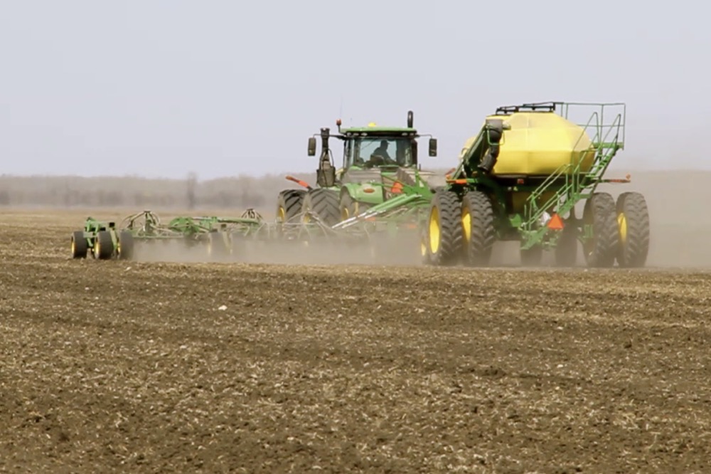 Manitoba Crop Report: Dry conditions speed up planting