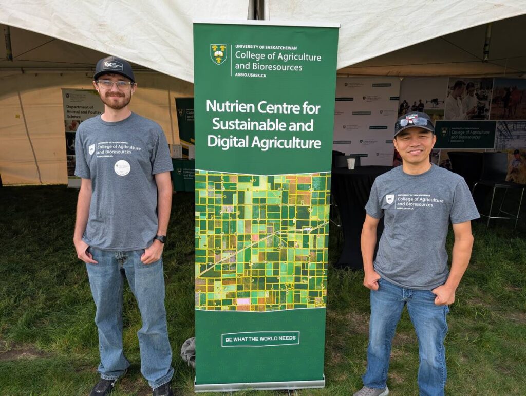 Research Officer Tuan Ha and summer lab student Shawn Neudorf at the University of Saskatchewan