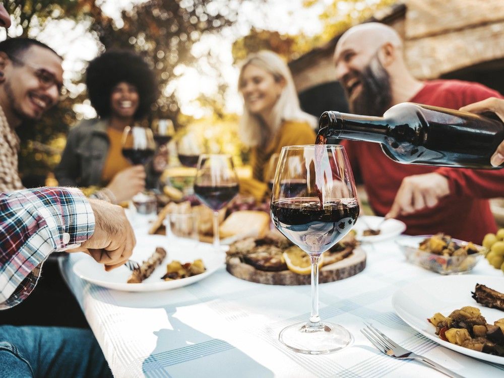 Are you a home chef who knows how to throw a fabulous dinner party? Food Network is looking for you. 