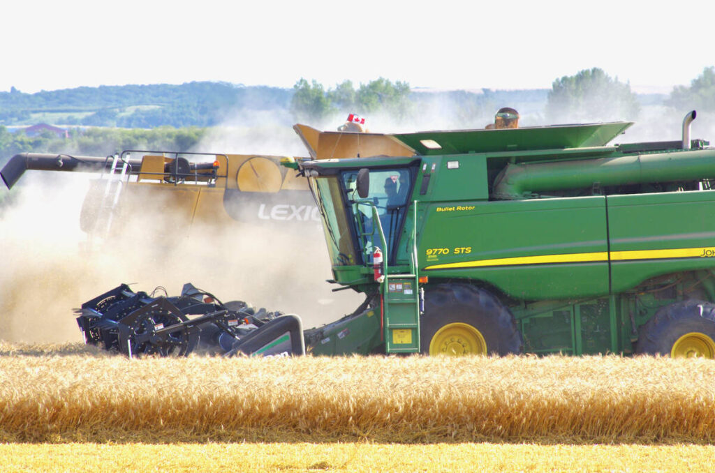 Manitoba harvest hits halfway mark: report