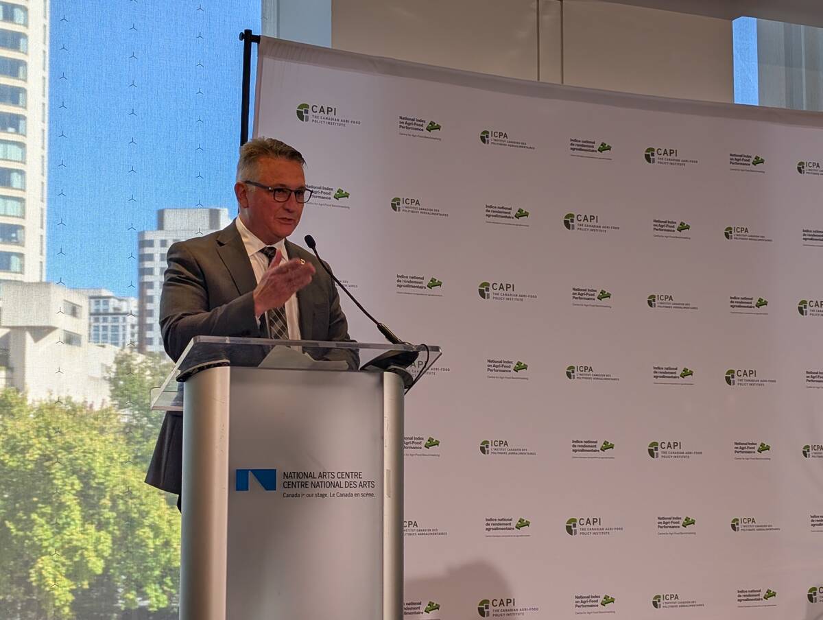 Minister of Agriculture and Agri-Food Heath MacDonald speaks at the CAPI conference in Ottawa, Oct. 1 Photo: File
