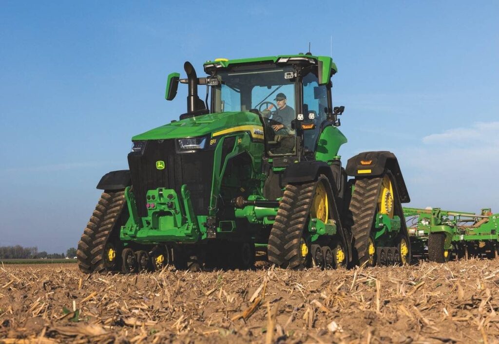 The new 8 Series tractors use the brand