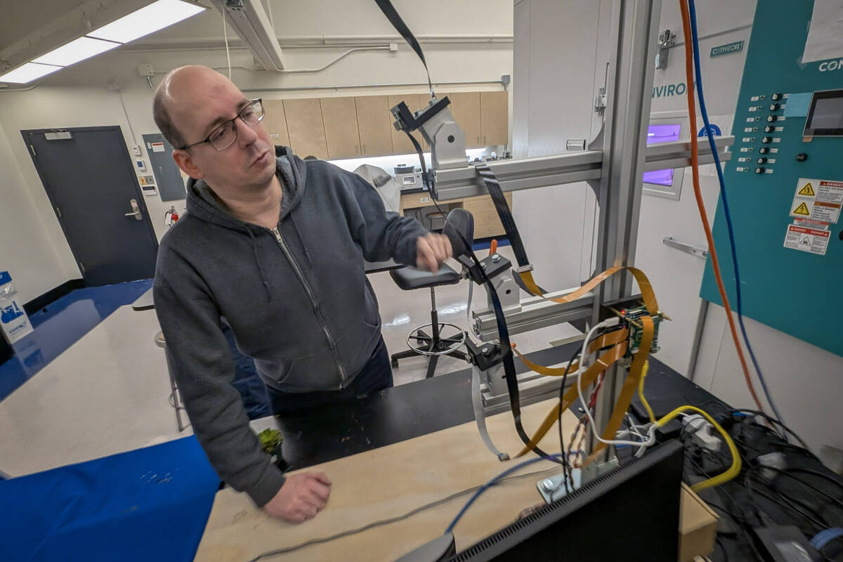 Michael Beck shows the camera portion of the photogrammetry setup in his lab at the University of Winnipeg on Feb. 3, 2026. Photo: Geralyn Wichers