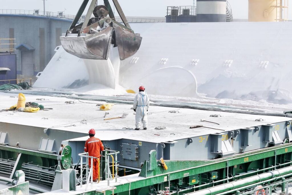 China restricts fertilizer exports, further crimping war-tightened supply