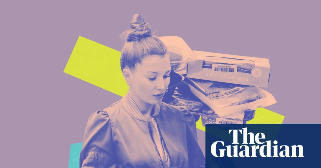 Buy bread in the evening, hit the sales on a Tuesday: retail workers’ top tips to cut your shopping bill | Life and style