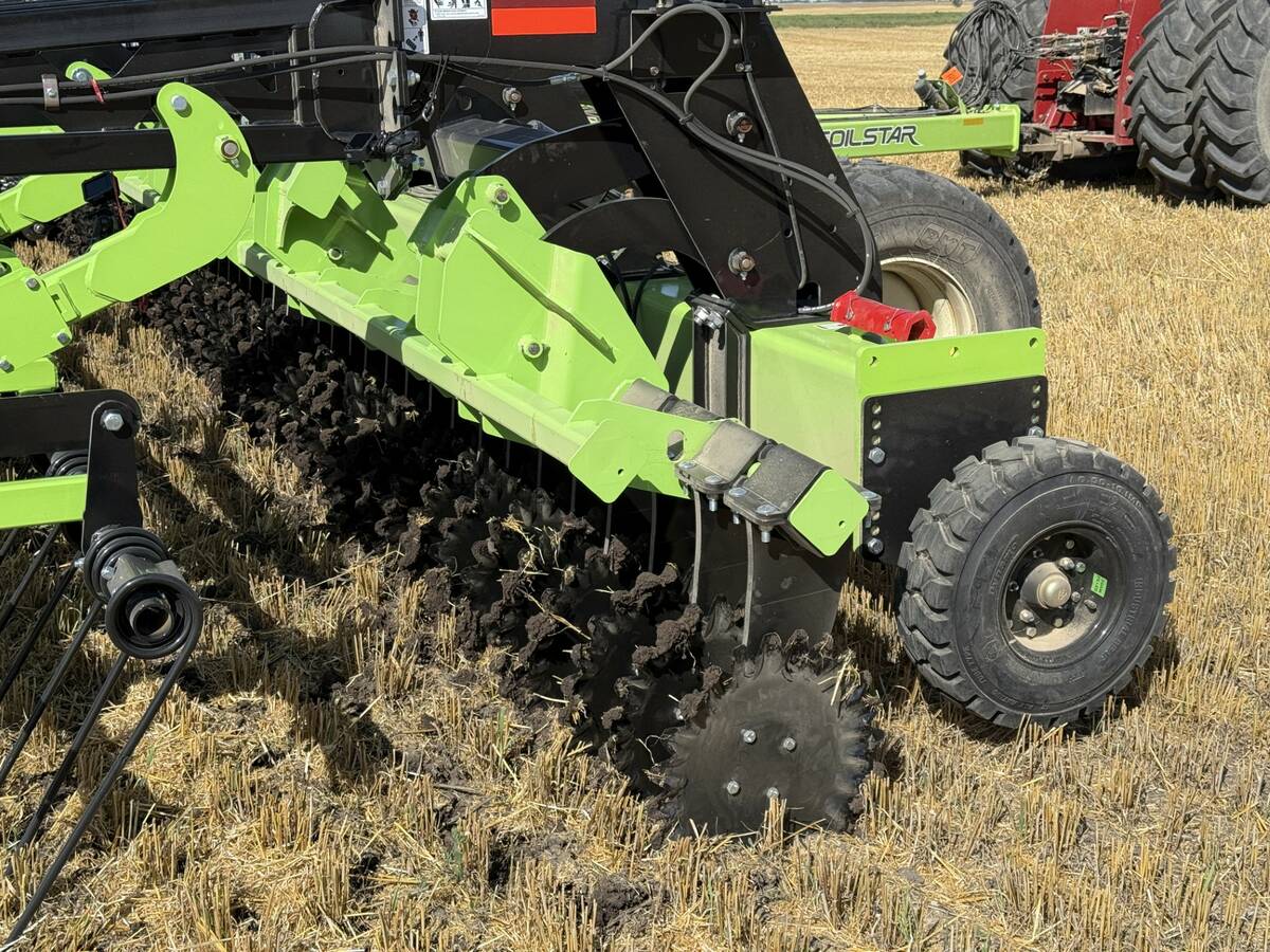 Disc blade harrow system on THX-360 and THX-600.

