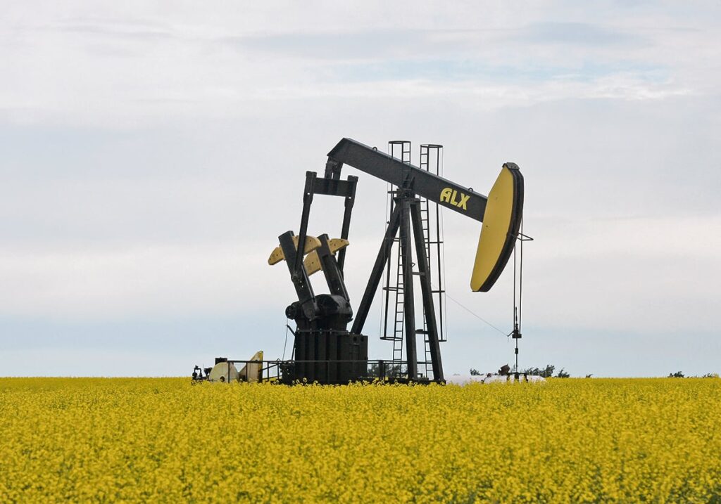 Global oil supply crisis raises pressure for war resolution