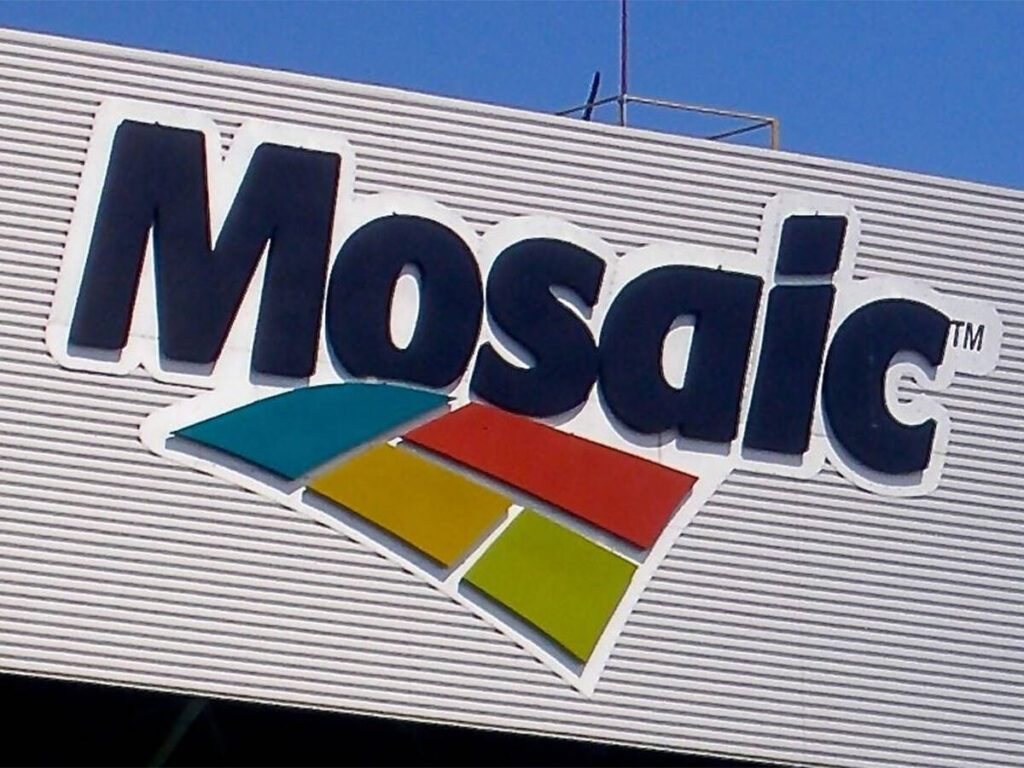 Mosaic's phosphate cuts another blow to Prairie farmers